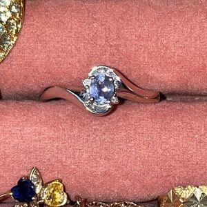 Tanzanite & Diamond Ring (White Gold)